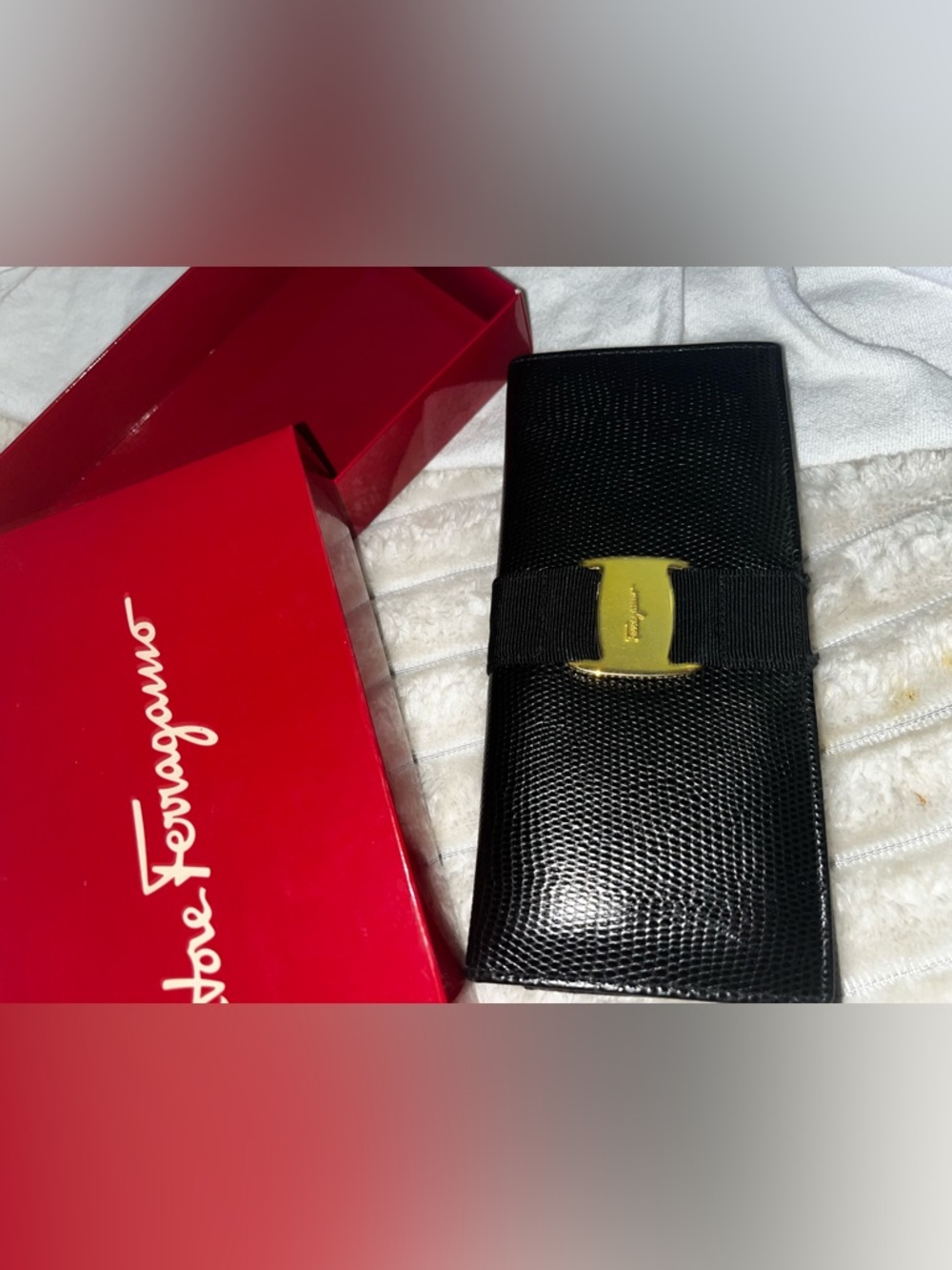 Salvatore Ferragamo Black Textured Vara Bow Wallet with Gold Accent
